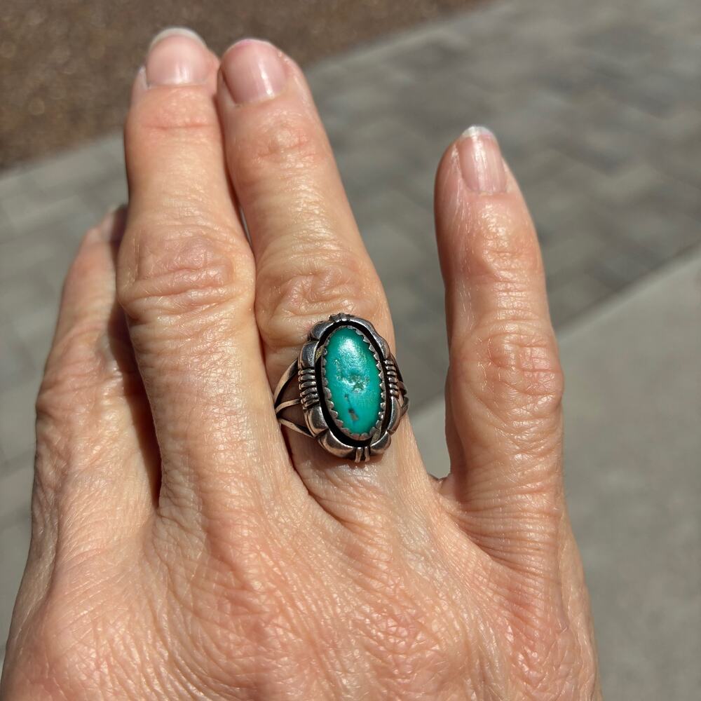 LESLIE YAZZIE Vintage Navajo Turquoise Cabochon Ring Sterling Silver Sz 6.75